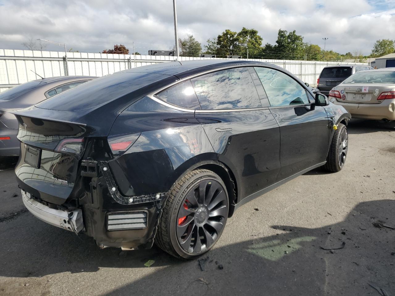 2023 TESLA MODEL Y  VIN:7SAYGDEF8PF747377