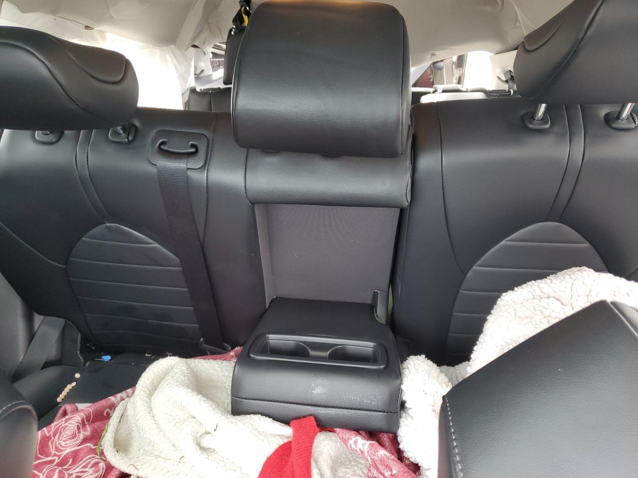 2022 TOYOTA HIGHLANDER XLE VIN:5TDHZRBH5NS592001