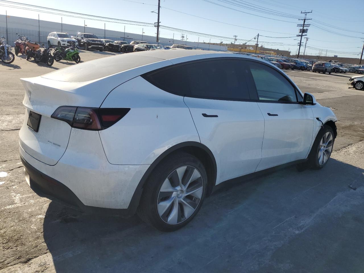 2024 TESLA MODEL Y  VIN:7SAYGAEE8RF016618