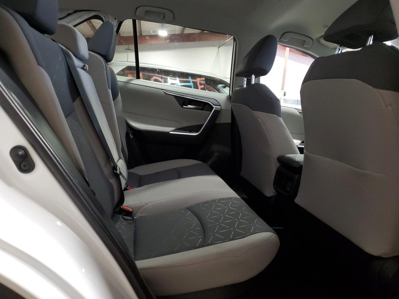 2024 TOYOTA RAV4 XLE VIN:2T3RWRFV3RW223218