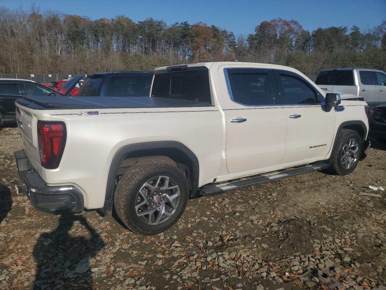 2022 GMC SIERRA K1500 SLT VIN:3GTUUDED0NG653603
