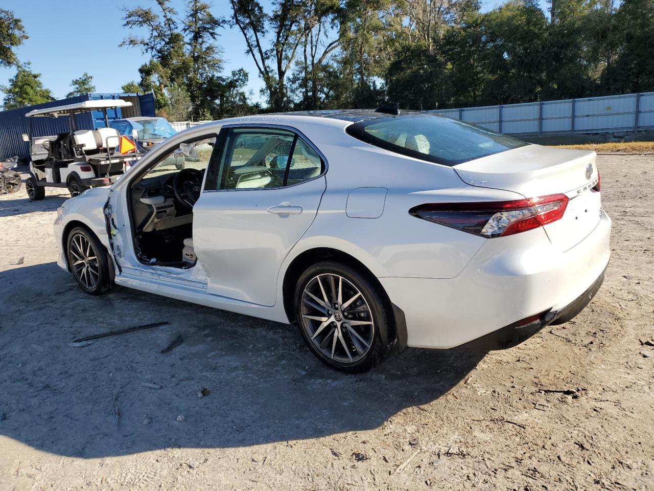 2022 TOYOTA CAMRY XLE VIN:4T1F11BK9NU065033