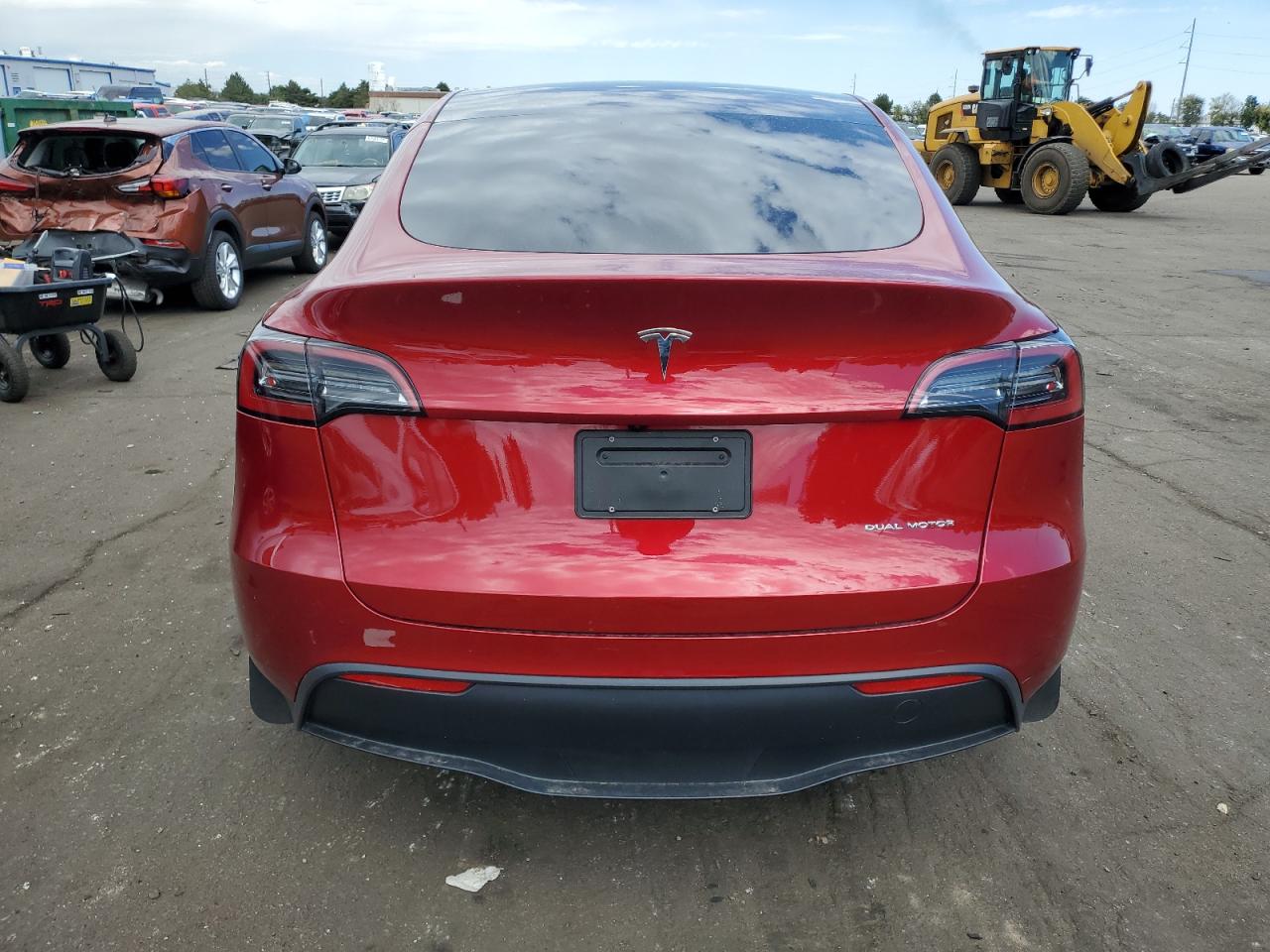 2024 TESLA MODEL Y  VIN:7SAYGDEE9RF067126