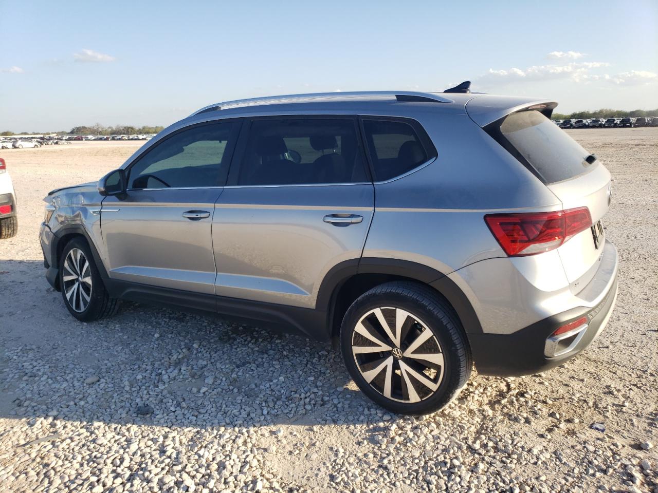 2022 VOLKSWAGEN TAOS SE VIN:3VVTX7B27NM033129