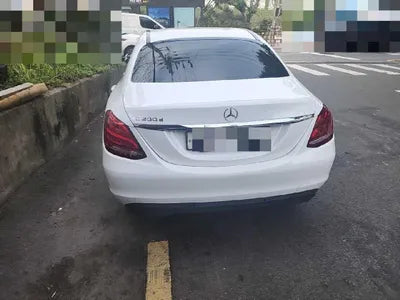 2015 Mercedes-Benz C 200 VIN: