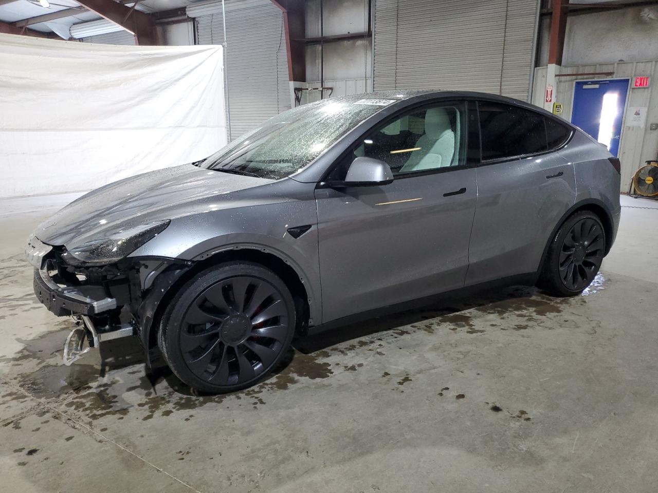 2024 TESLA MODEL Y  VIN:7SAYGDEF8RA323746