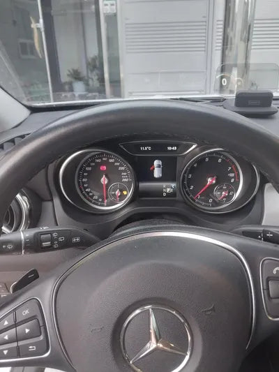 2019 Mercedes-Benz GLA 220 VIN: