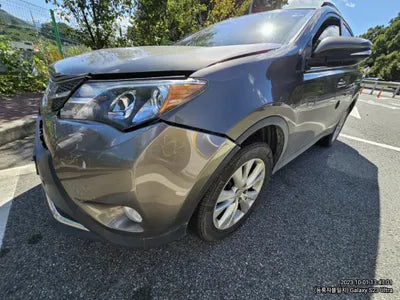 2015 Toyota RAV4 VIN: