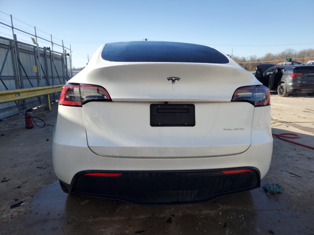 2023 TESLA MODEL Y  VIN:7SAYGDEEXPF694690