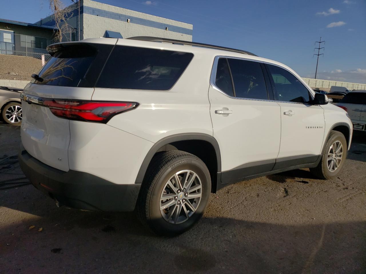 2023 CHEVROLET TRAVERSE LT VIN:1GNEVGKWXPJ105478