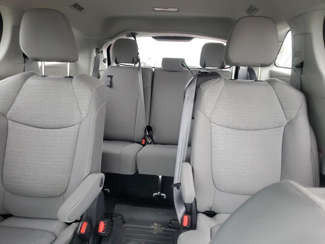 2024 TOYOTA SIENNA LE VIN:5TDKRKEC7RS194677