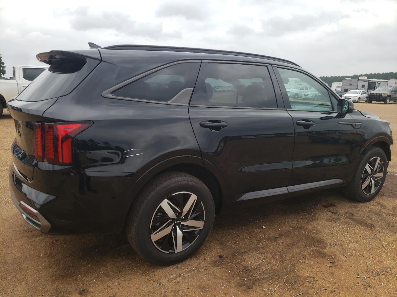 2023 KIA SORENTO S VIN:5XYRL4LC7PG218016