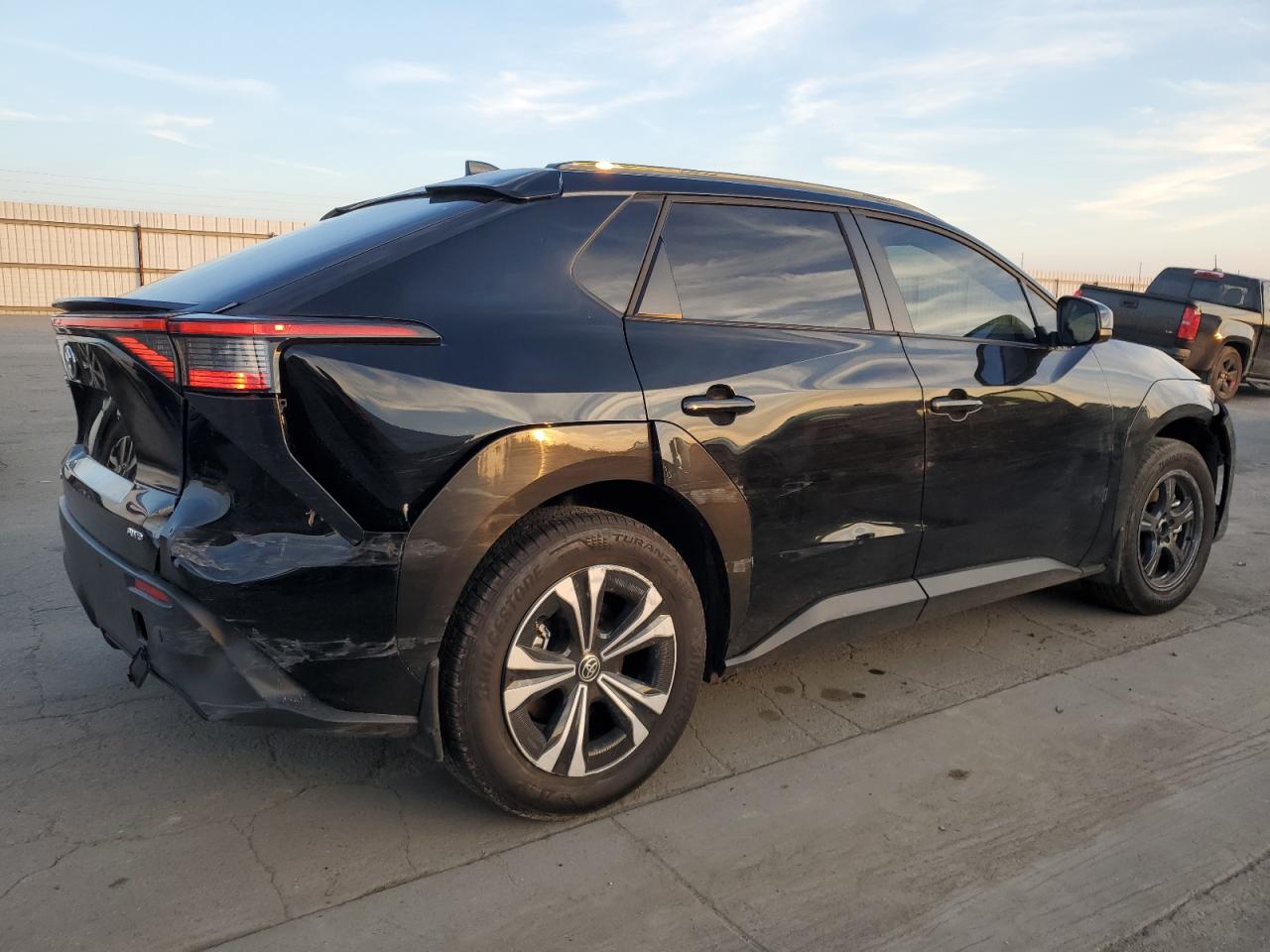 2024 TOYOTA BZ4X XLE VIN:JTMABACA8RA058454