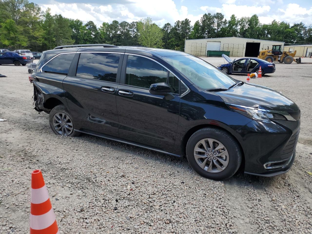 2023 TOYOTA SIENNA XLE VIN:5TDYRKEC3PS177379