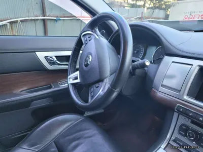 2015 Jaguar XF 125KMSAJAA05J7FDU VIN:125KMSAJAA05J7FDU