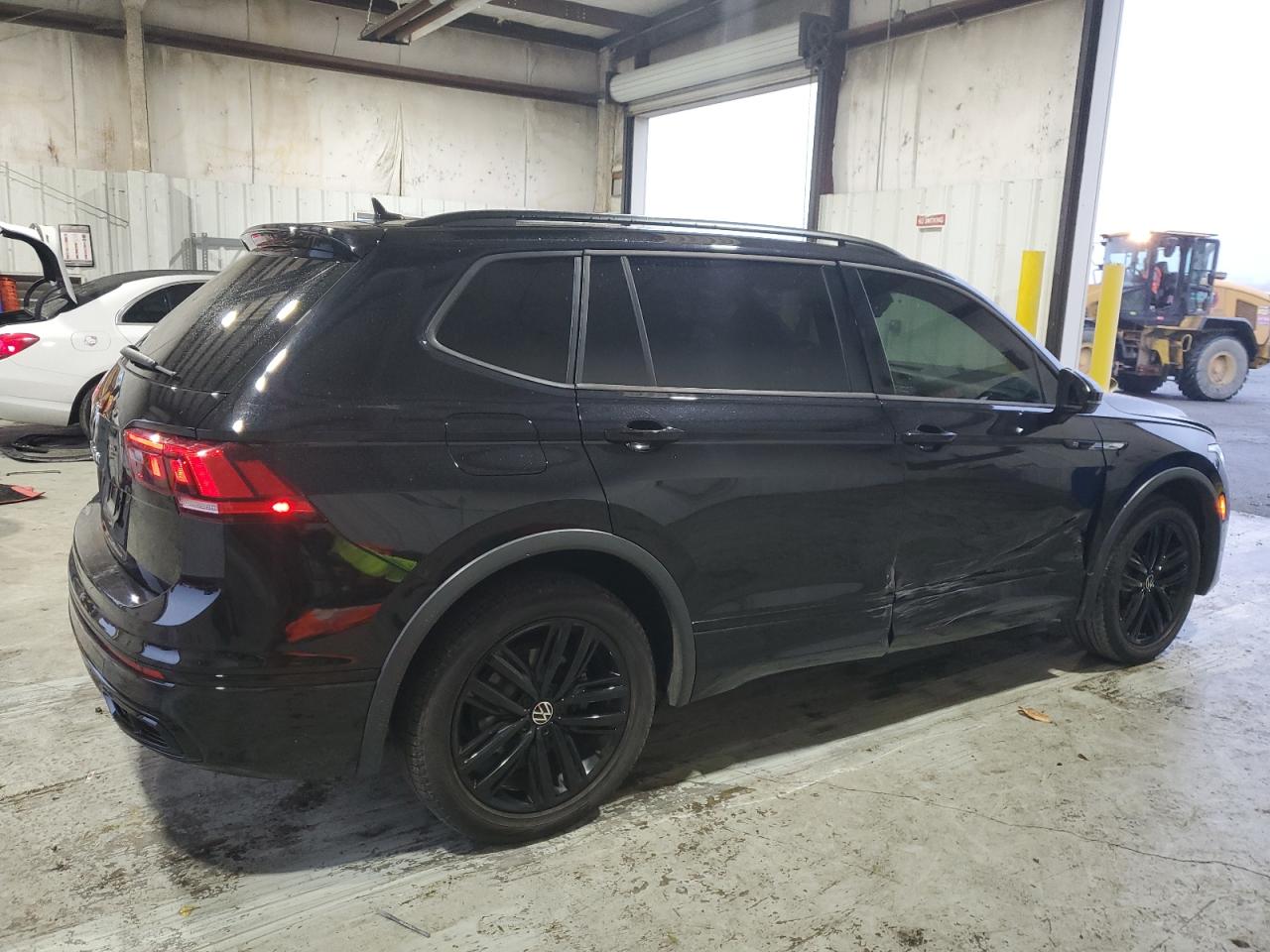2022 VOLKSWAGEN TIGUAN SE R-LINE BLACK VIN:3VVCB7AX5NM093647
