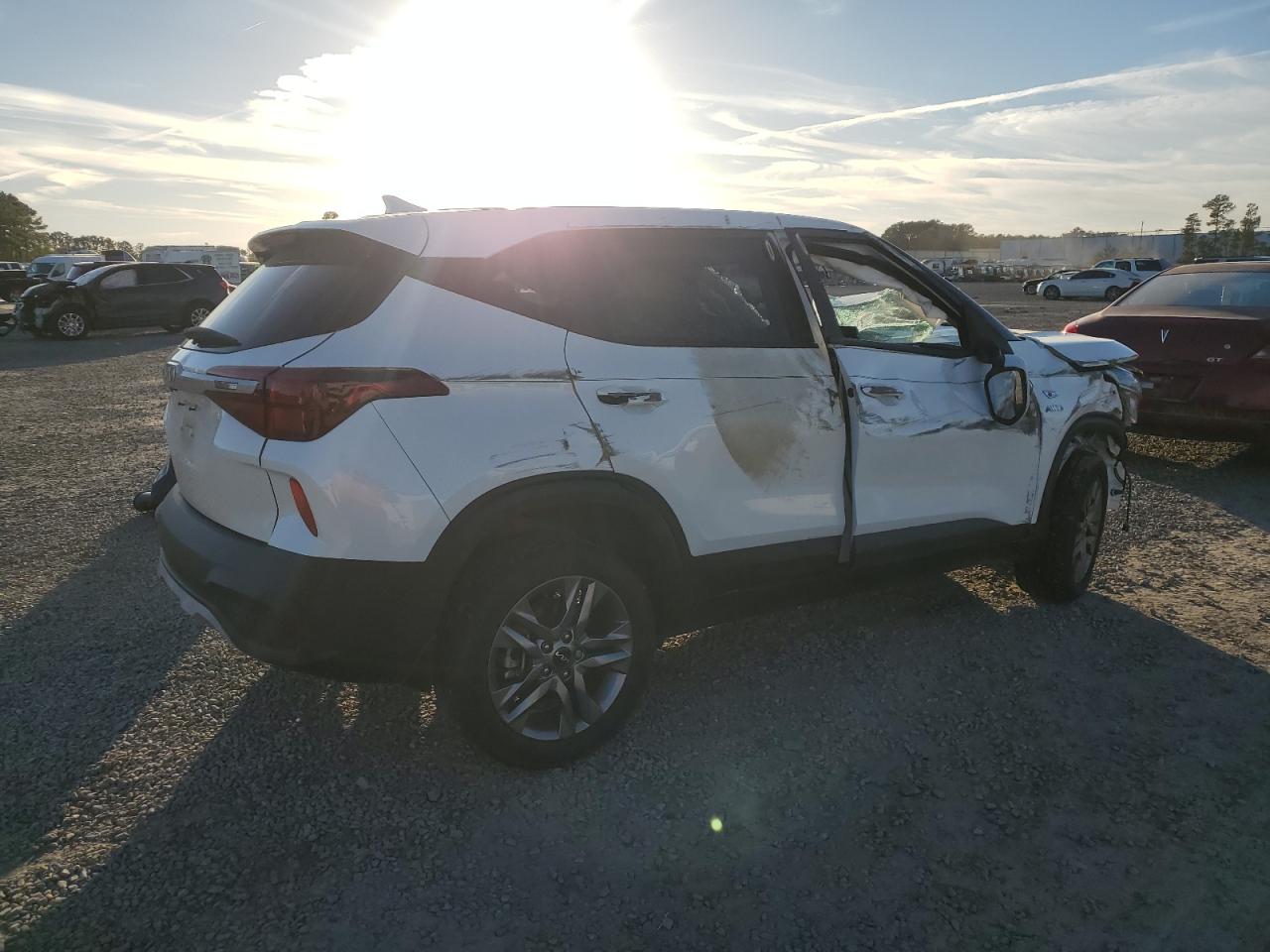 2022 KIA SELTOS LX VIN:KNDEPCAA3N7334922