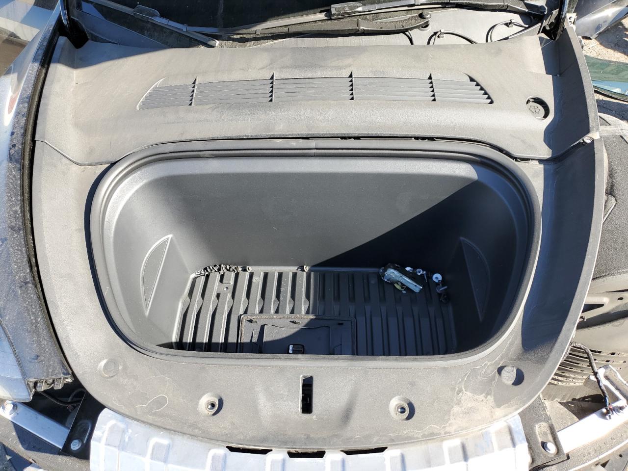 2024 TESLA MODEL Y  VIN:7SAYGDEE0RA291527