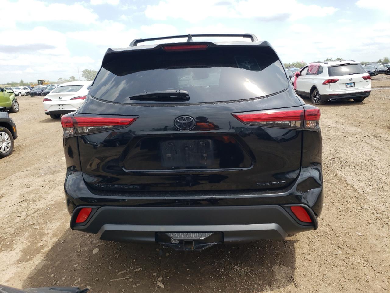 2022 TOYOTA HIGHLANDER XLE VIN:5TDGZRBH6NS573727