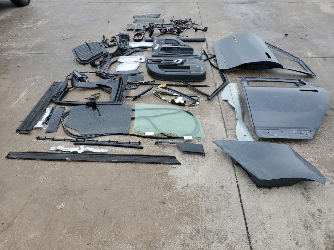 2022 RIVIAN R1T LAUNCH EDITION VIN:7FCTGAAL7NN002288