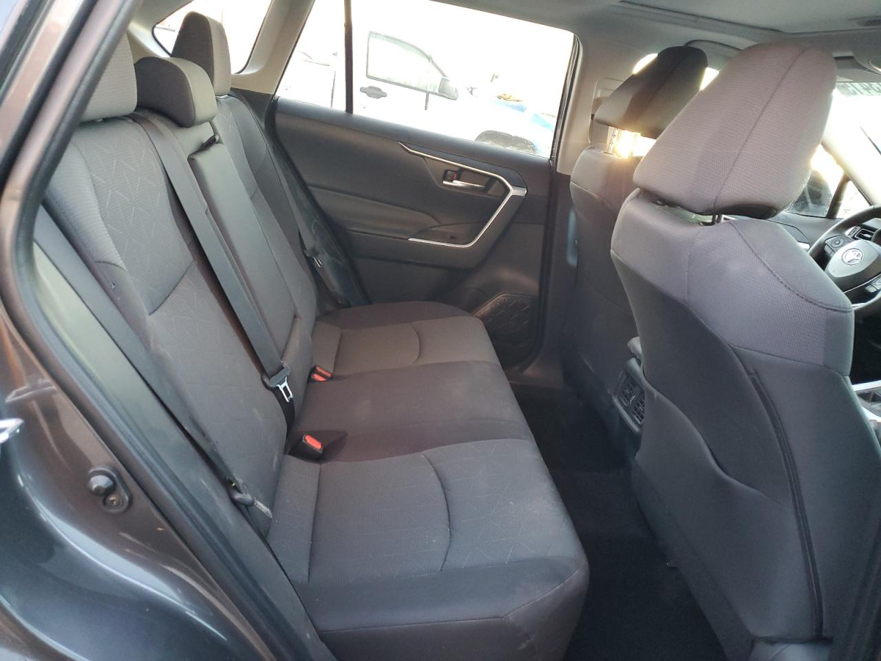 2024 TOYOTA RAV4 XLE VIN:2T3P1RFV1RW464748