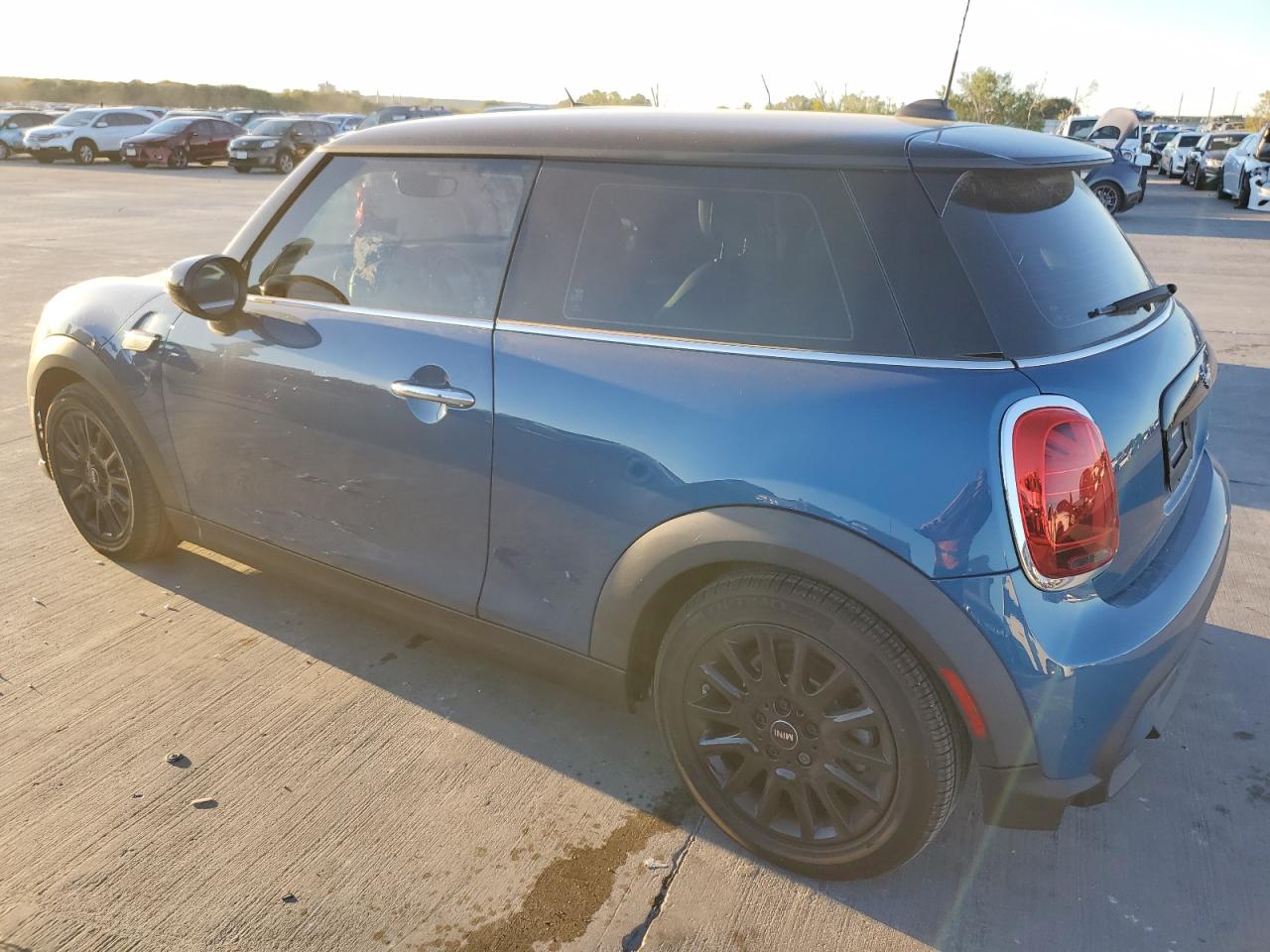 2022 MINI COOPER  VIN:WMW33DH06N2R99667