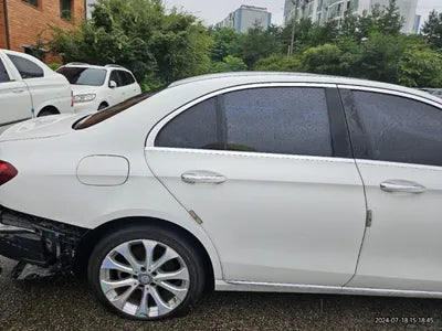 2016 Mercedes-Benz E 220 VIN: