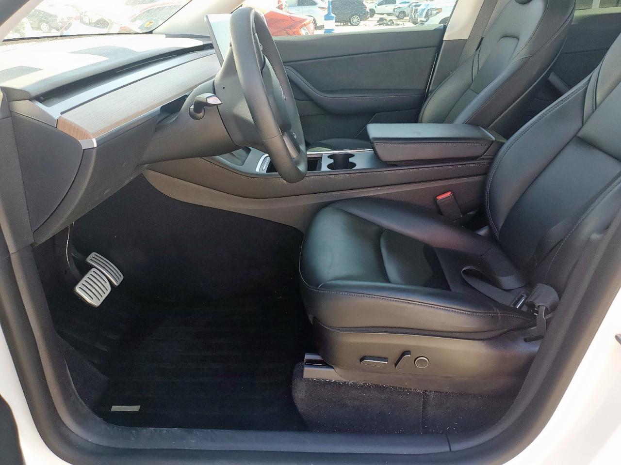 2022 TESLA MODEL Y VIN:7SAYGDEF9NF330184