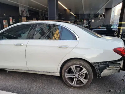 2016 Mercedes-Benz E 300 WDDZF4KB9HA108365 VIN:WDDZF4KB9HA108365