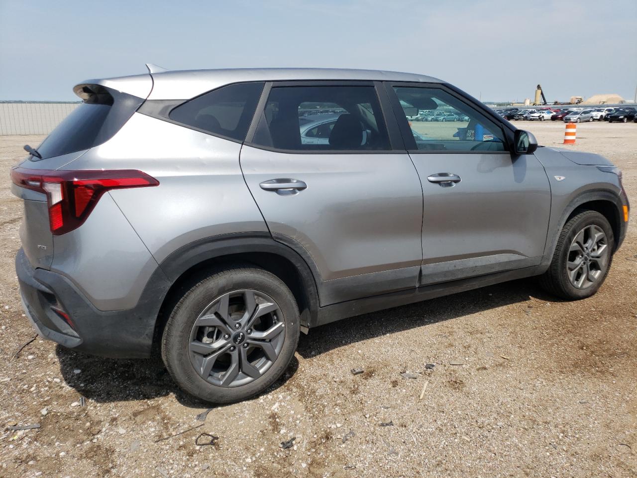 2024 KIA SELTOS LX VIN:KNDEPCAA1R7554131