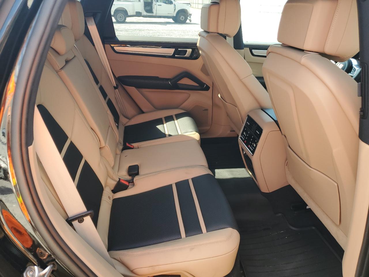 2023 PORSCHE CAYENNE BASE VIN:WP1AA2AY0PDA01281