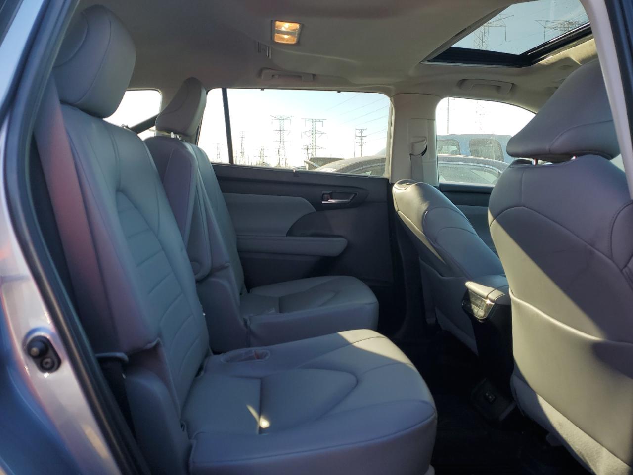 2024 TOYOTA HIGHLANDER LE VIN:5TDKDRBH6RS532237