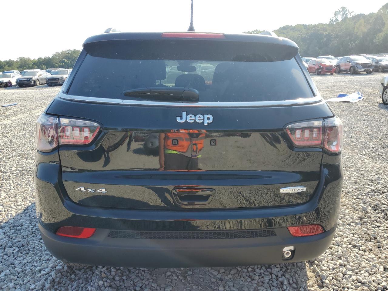 2024 JEEP COMPASS LATITUDE VIN:3C4NJDBNXRT114087