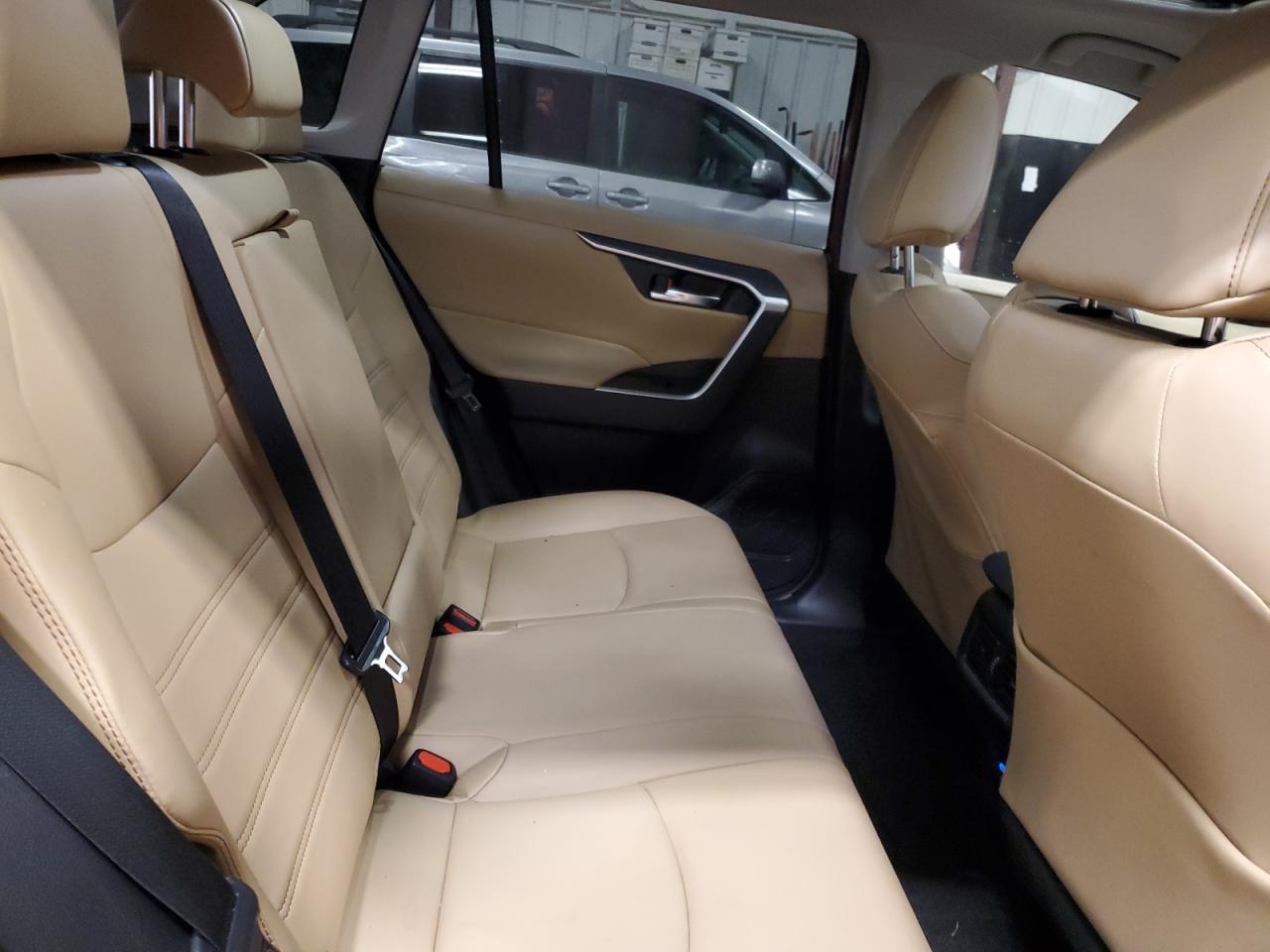 2022 TOYOTA RAV4 XLE PREMIUM VIN:JTMA1RFV3ND088843