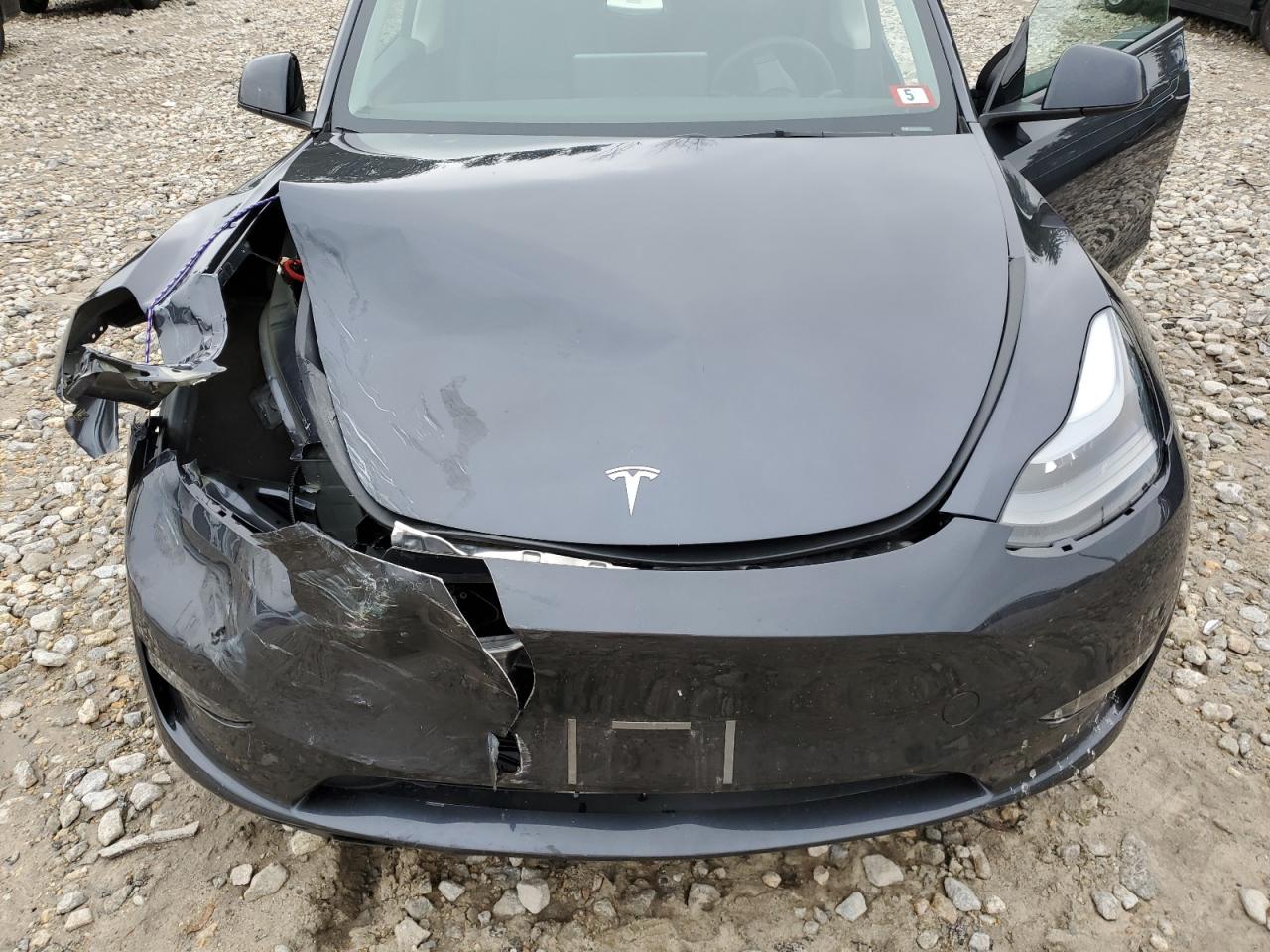 2024 TESLA MODEL Y  VIN:7SAYGDEE7RA241272