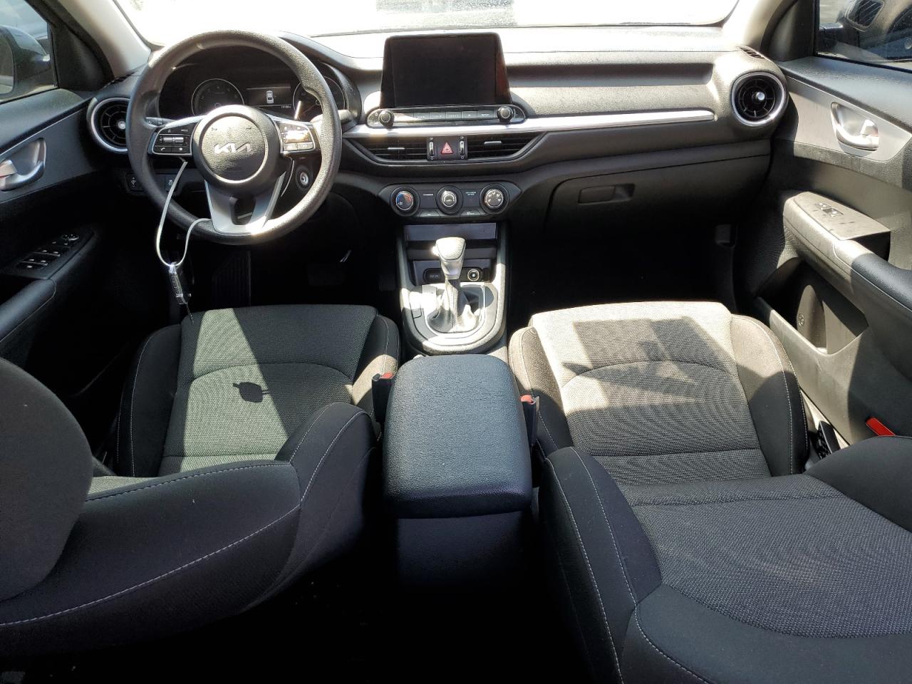 2022 KIA FORTE FE VIN:3KPF24AD2NE501645
