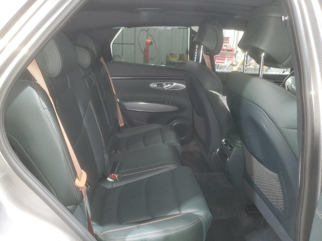 2022 GENESIS GV70 BASE VIN:KMUMADTB9NU069995