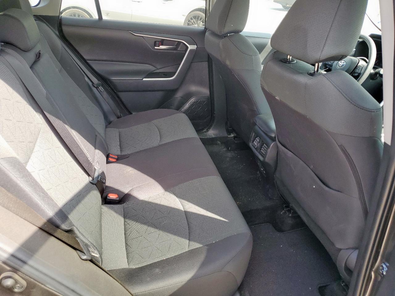 2024 TOYOTA RAV4 XLE VIN:2T3W1RFV2RC277693