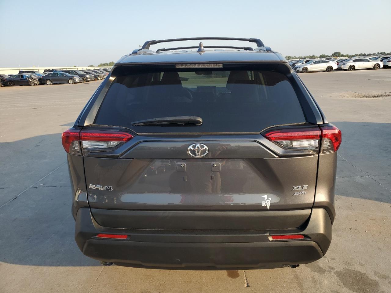 2022 TOYOTA RAV4 XLE VIN:2T3P1RFV3NC305886