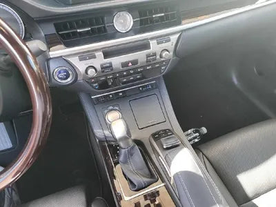 2018 Lexus ES 300 VIN: