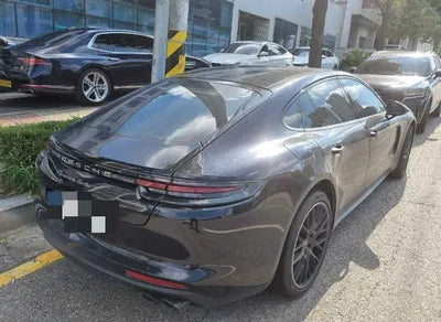 2017 Porsche Panamera VIN: