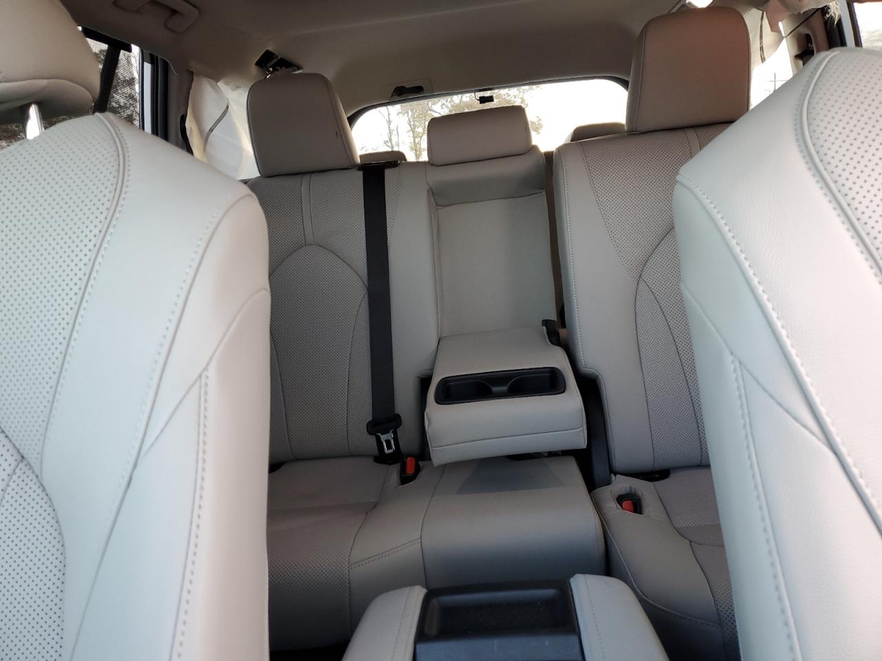 2024 TOYOTA GRAND HIGHLANDER XLE VIN:5TDACAB55RS018188