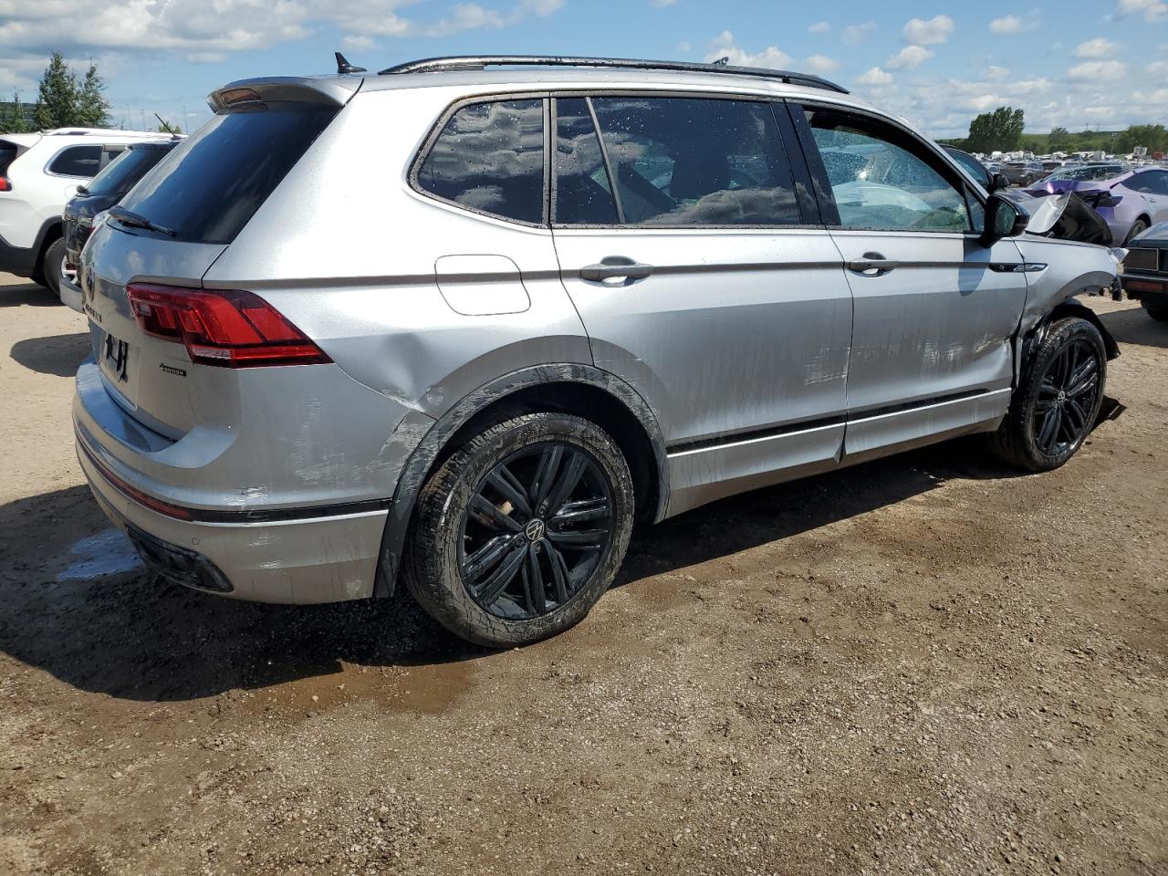 2022 VOLKSWAGEN TIGUAN SE R-LINE BLACK VIN:3VV8B7AX5NM155425