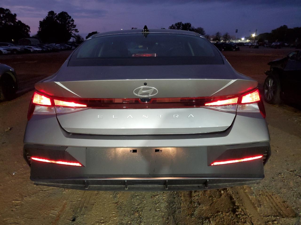 2024 HYUNDAI ELANTRA SE VIN:KMHLL4DG5RU652942