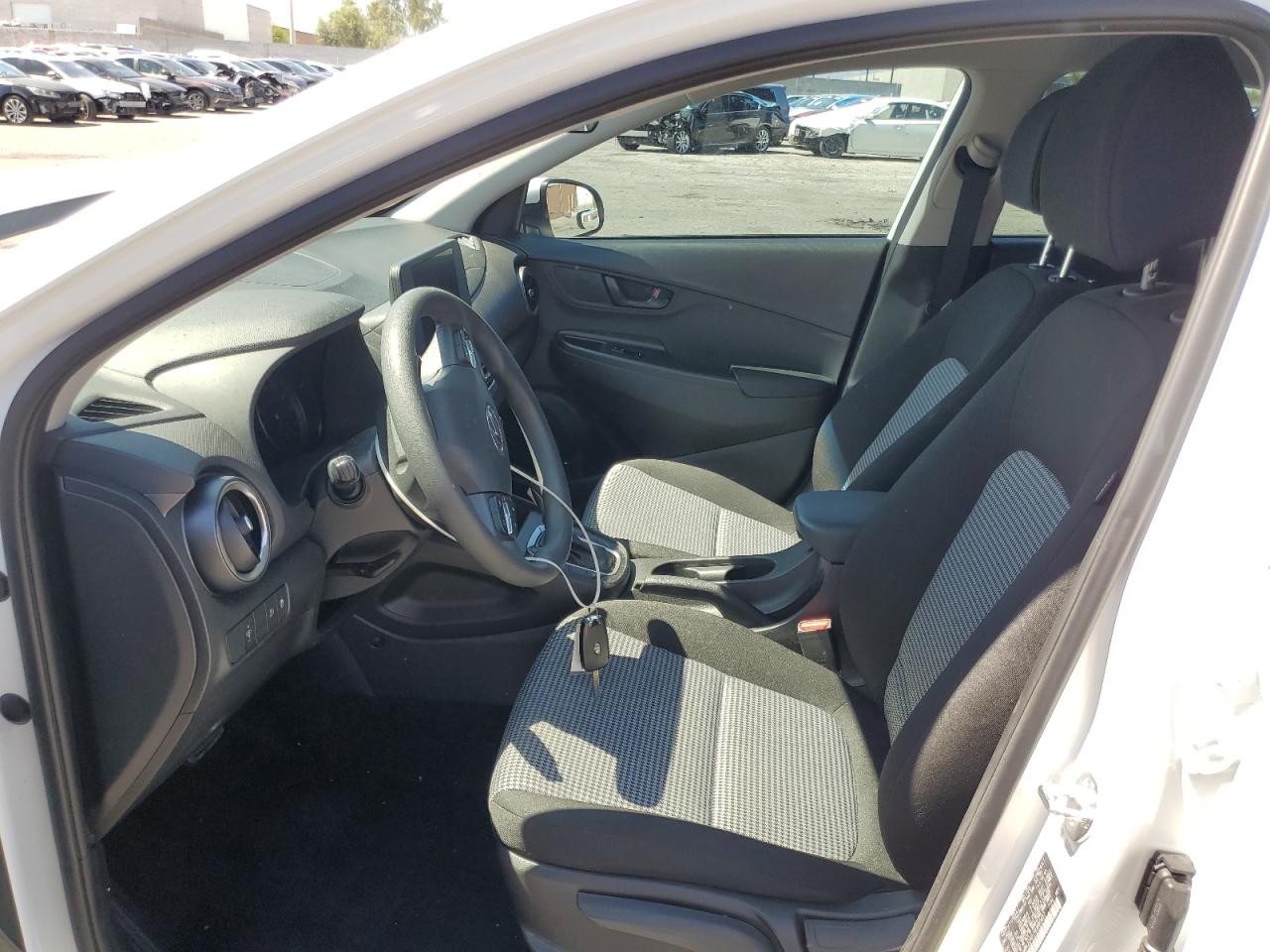 2022 HYUNDAI KONA SEL VIN:KM8K22AB1NU880457