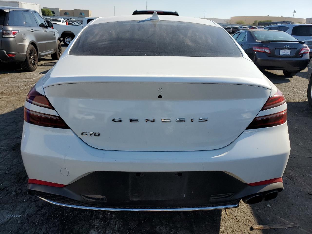 2022 GENESIS G70 BASE VIN:KMTG34TA9NU095077