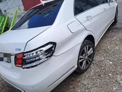 2015 Mercedes-Benz E 220 VIN: