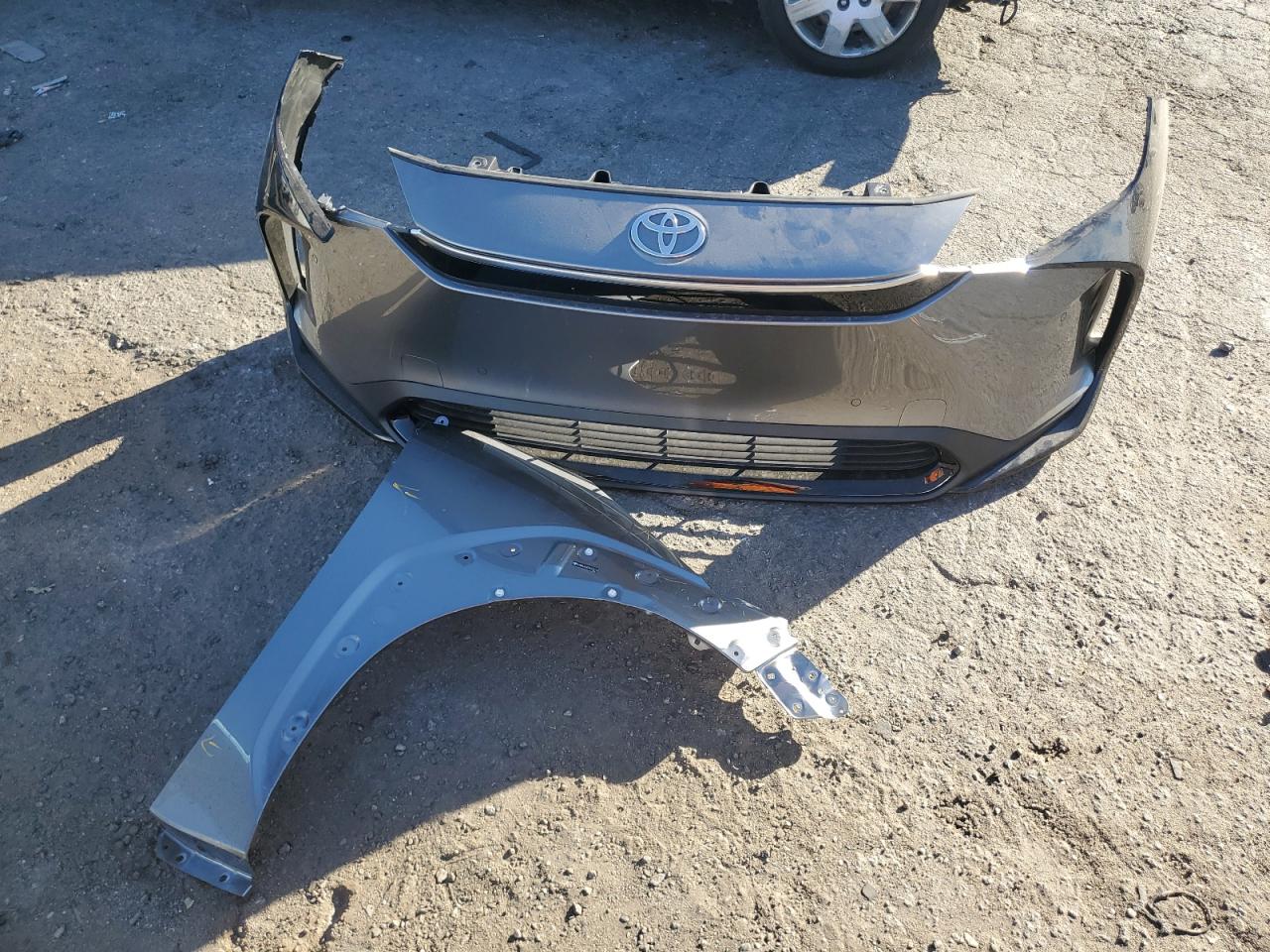 2024 TOYOTA BZ4X XLE VIN:JTMAAAAA0RA033070