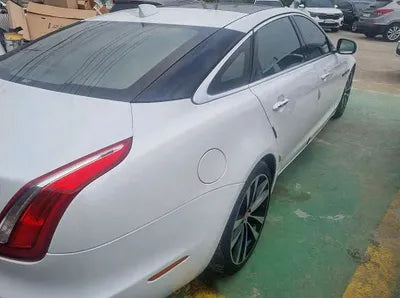 2019 Jaguar XJ SAJAA22P2KNW19570 VIN:SAJAA22P2KNW19570