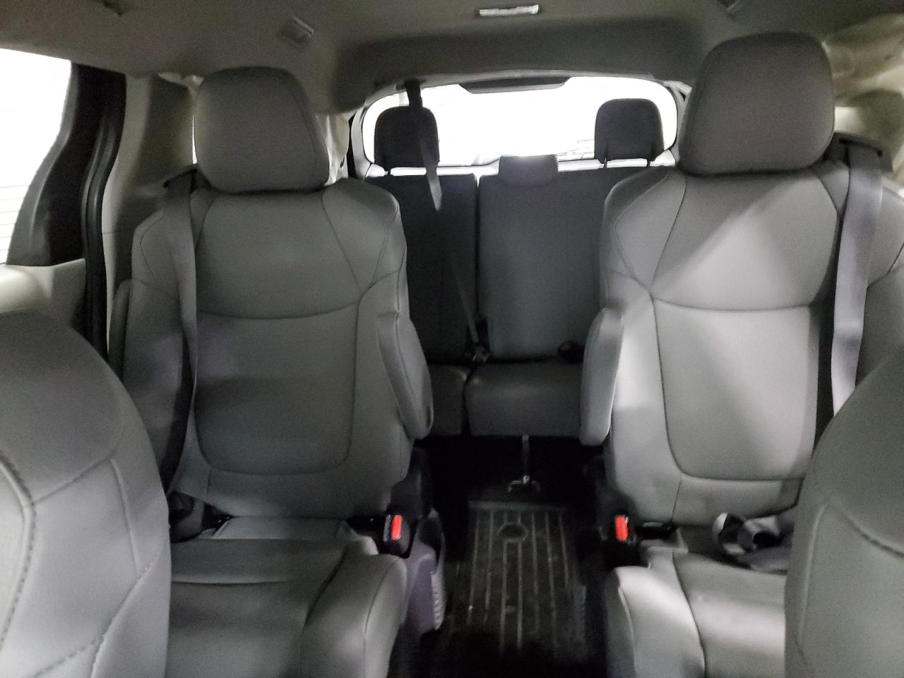 2022 TOYOTA SIENNA XLE VIN:5TDJSKFCXNS073599